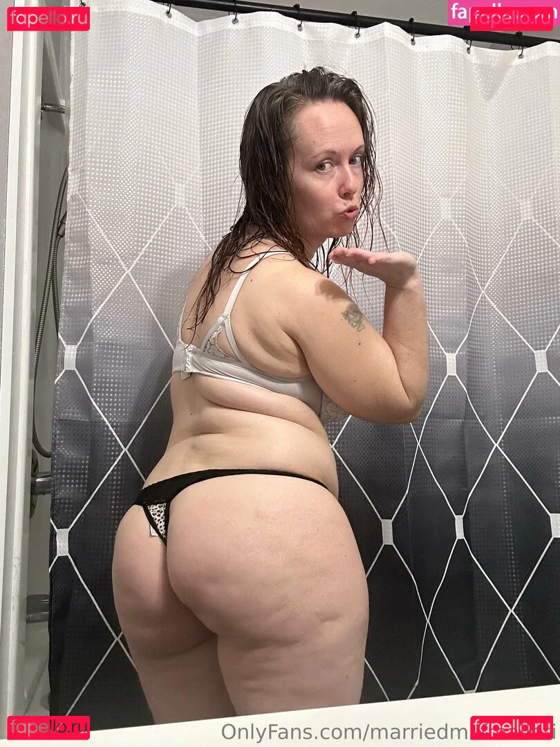 marriedmilfmallori Onlyfans Photo Gallery 