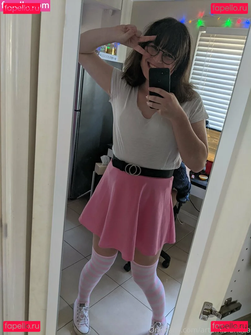 artemislunaaa Onlyfans Photo Gallery 