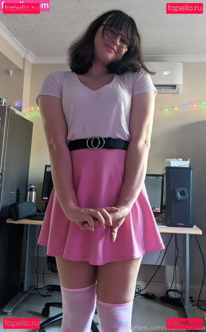 artemislunaaa Onlyfans Photo Gallery 