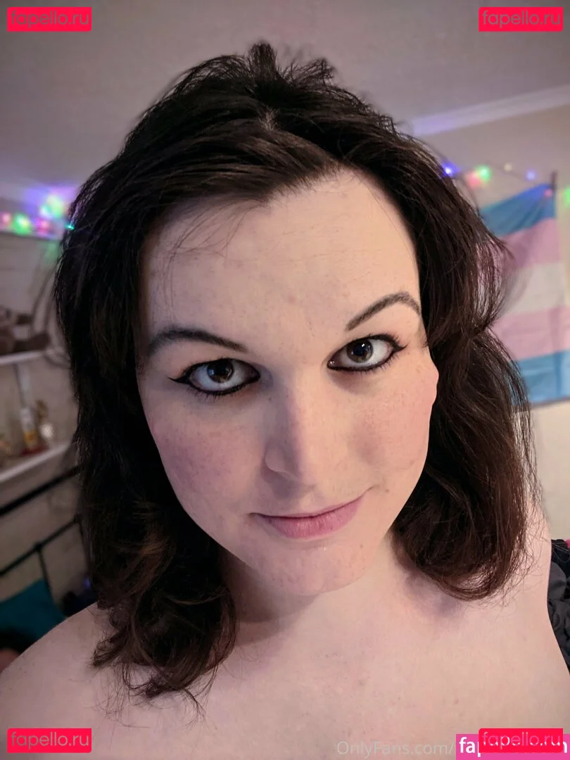 artemislunaaa Onlyfans Photo Gallery 