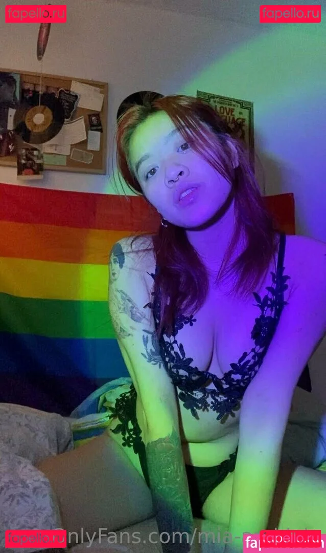 mia-and-lola Onlyfans Photo Gallery 