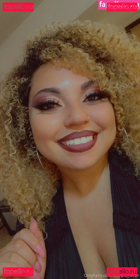 hot.lips Onlyfans Photo Gallery 