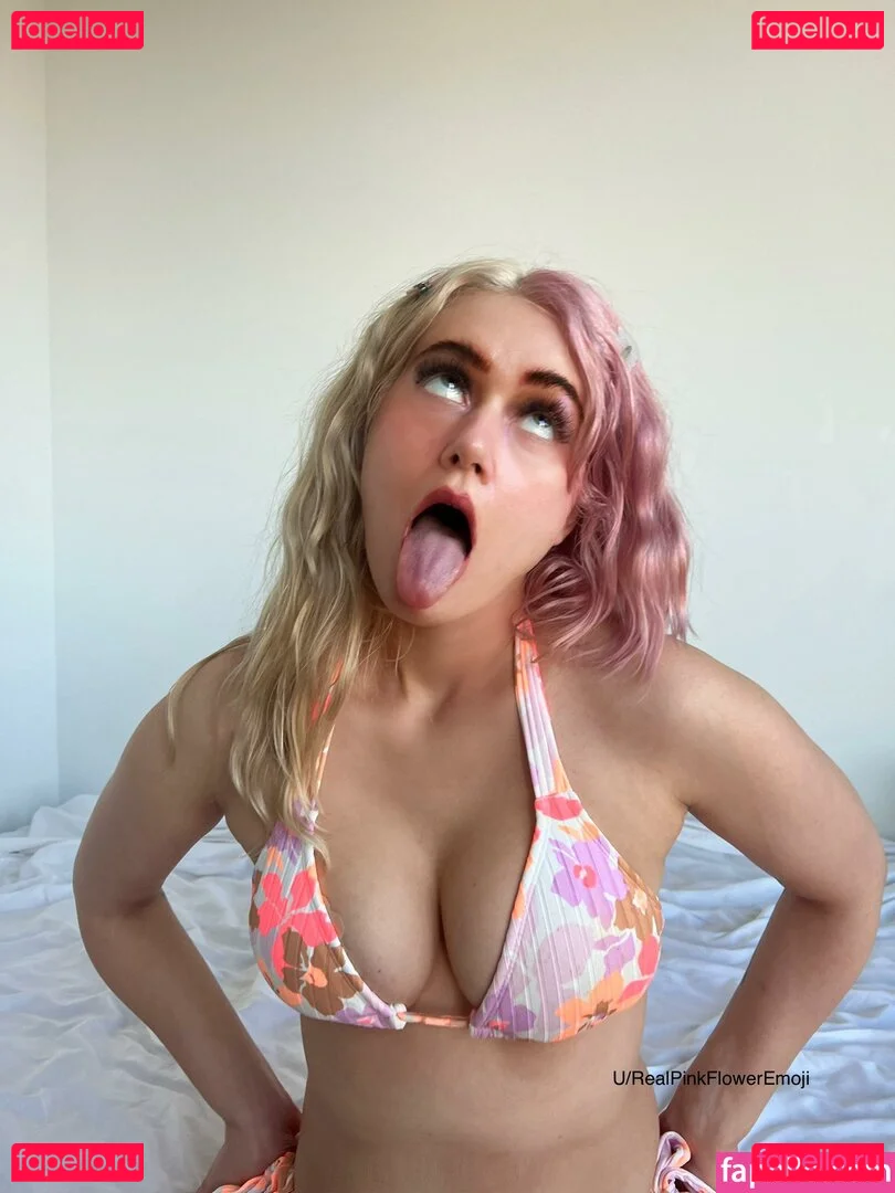 pinkfloweremoji Onlyfans Photo Gallery 