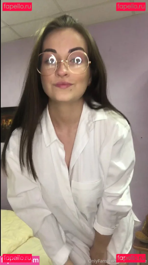 anyabrunette Onlyfans Photo Gallery 