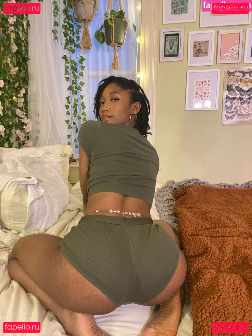 Kora Elle Onlyfans Photo Gallery 