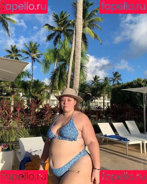 LuciaMaison Onlyfans Photo Gallery 