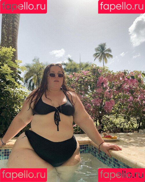 LuciaMaison Onlyfans Photo Gallery 