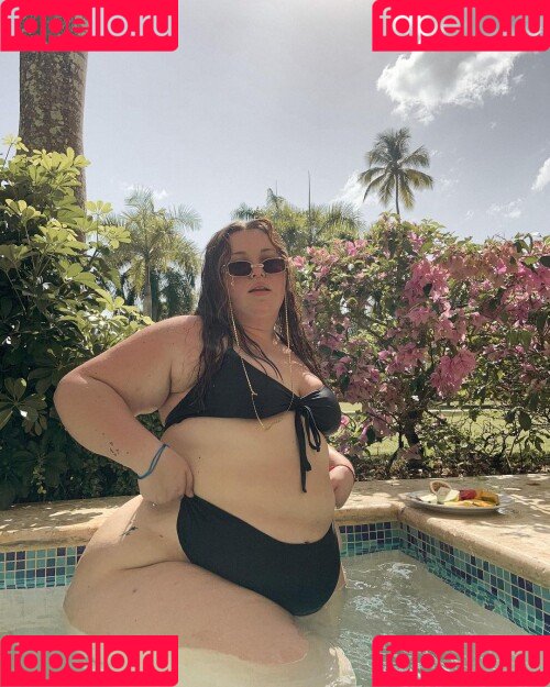 LuciaMaison Onlyfans Photo Gallery 