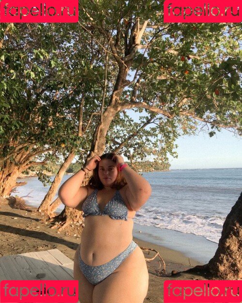 LuciaMaison Onlyfans Photo Gallery 