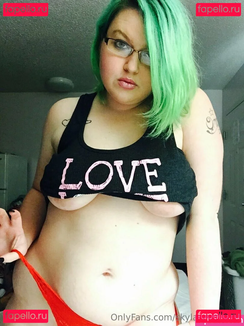 skylarswallows Onlyfans Photo Gallery 