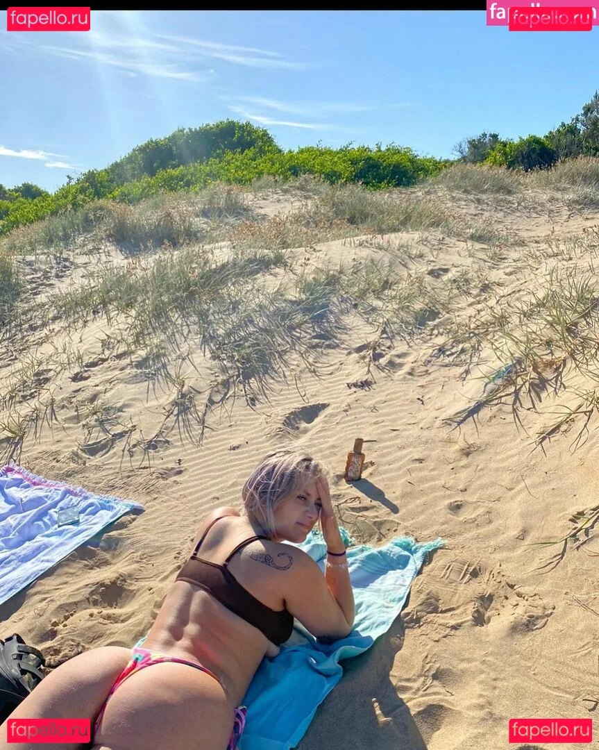 Zoe H Onlyfans Photo Gallery 