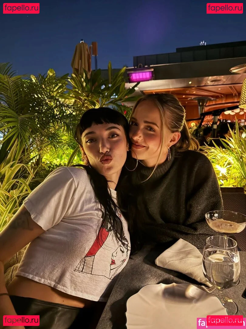 oliveoren Onlyfans Photo Gallery 