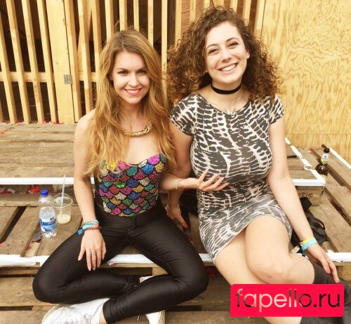 Leila Lowfire Onlyfans Photo Gallery 