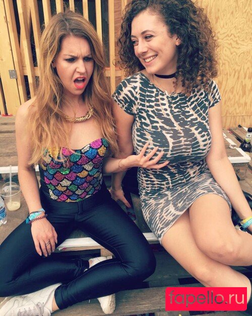 Leila Lowfire Onlyfans Photo Gallery 