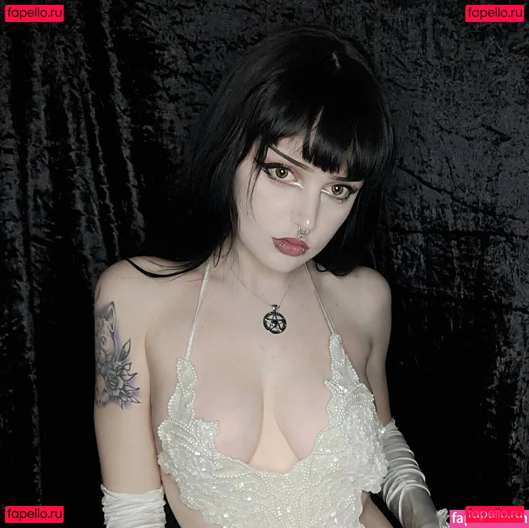 missdellavigne Onlyfans Photo Gallery 