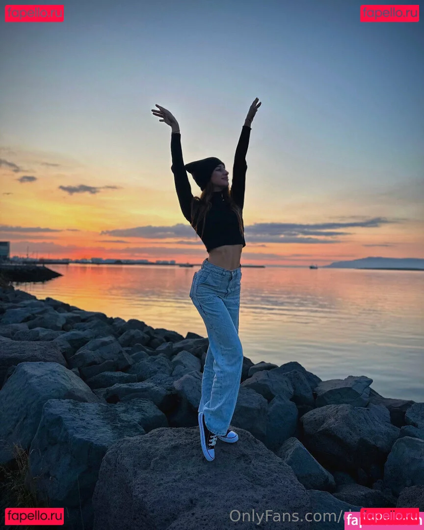 anacheri Onlyfans Photo Gallery 