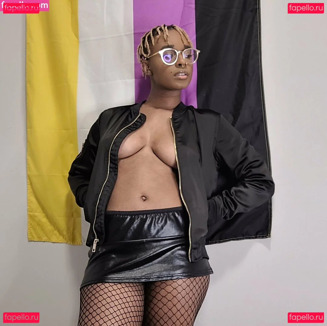 deedeebee96 Onlyfans Photo Gallery 