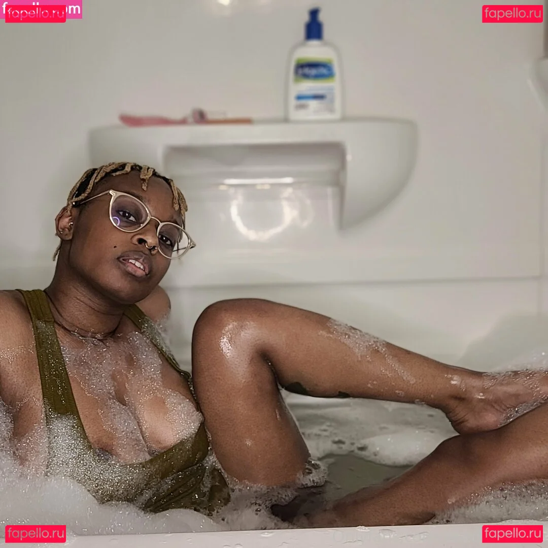 deedeebee96 Onlyfans Photo Gallery 