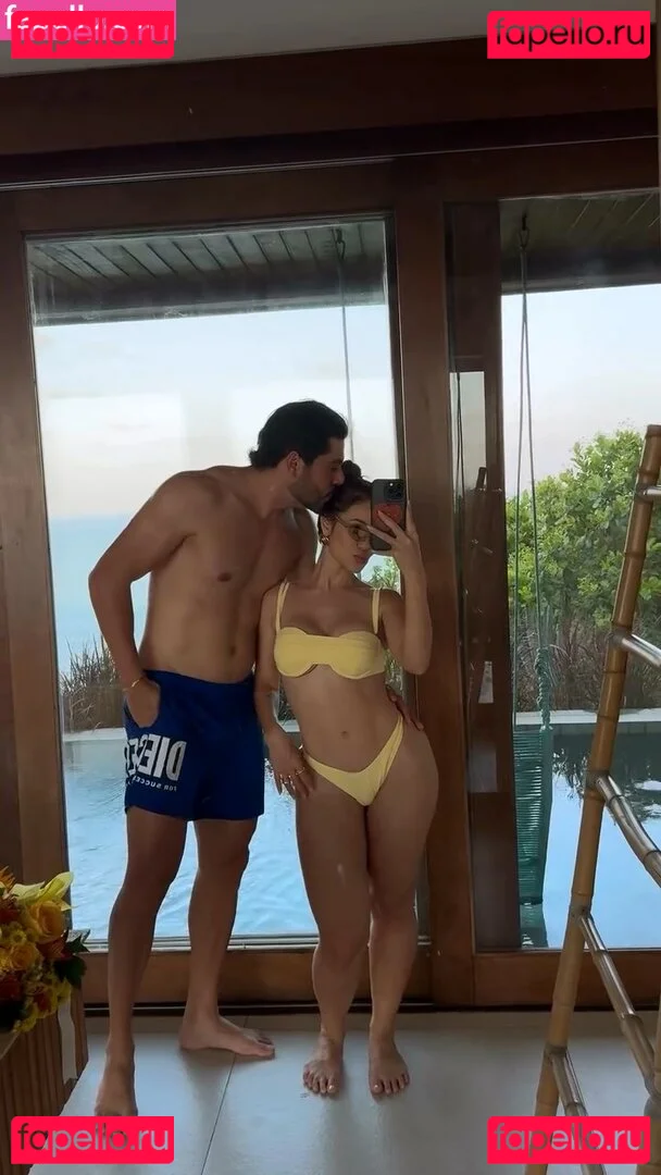 Mirela Janis Onlyfans Photo Gallery 