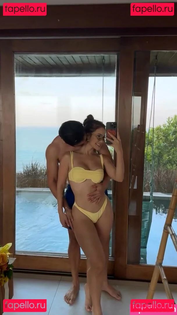 Mirela Janis Onlyfans Photo Gallery 