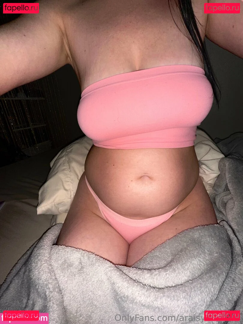 araisyoursfree Onlyfans Photo Gallery 