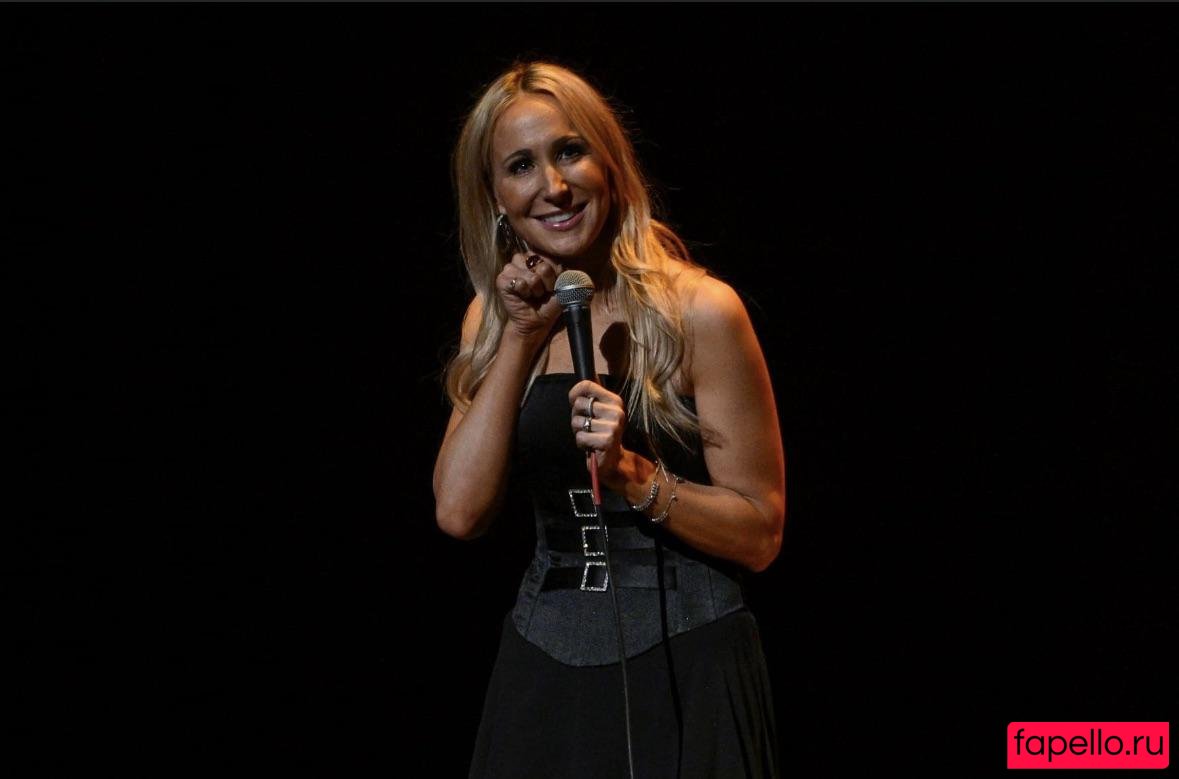 Nikki Glaser Onlyfans Photo Gallery 