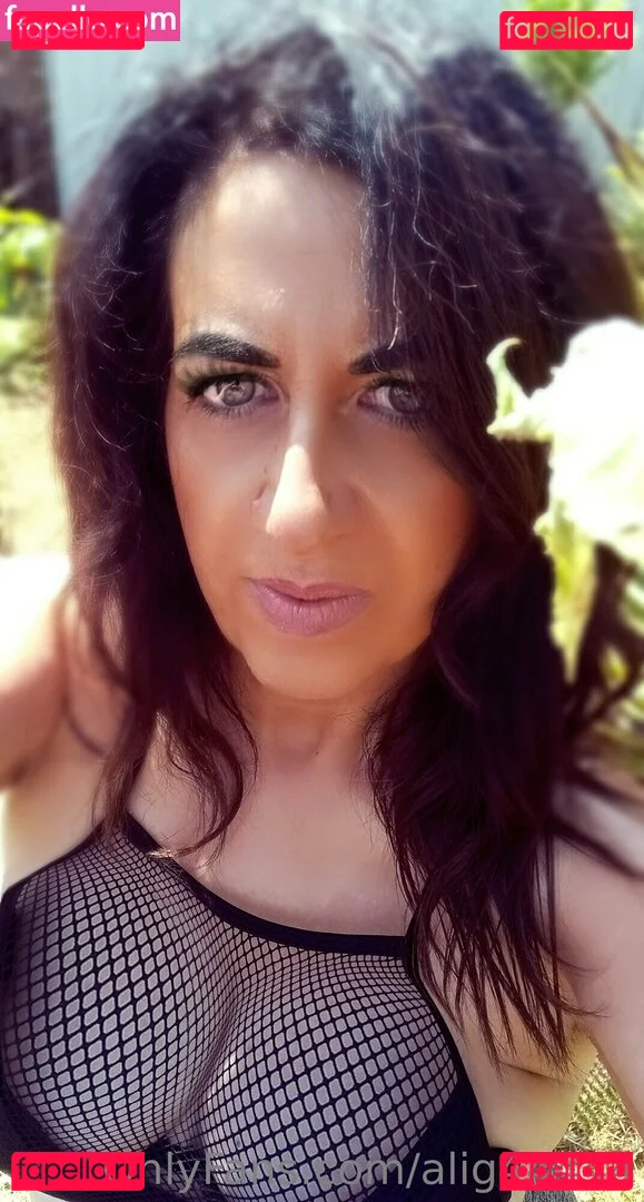 alig44444 Onlyfans Photo Gallery 