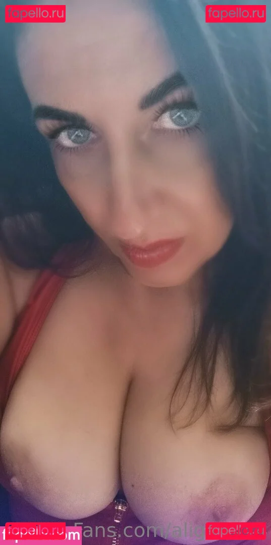 alig44444 Onlyfans Photo Gallery 