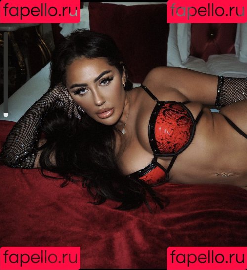 Sophie Kasaei Onlyfans Photo Gallery 