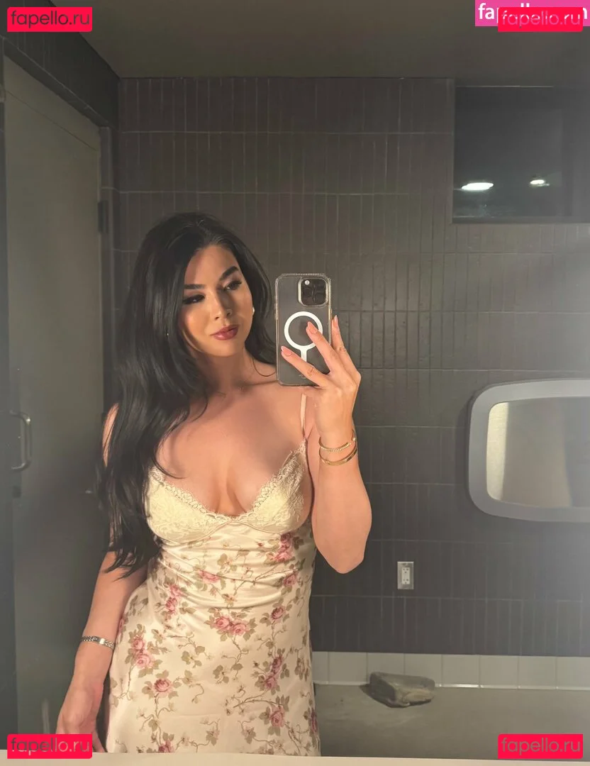 CarolineKwan Onlyfans Photo Gallery 