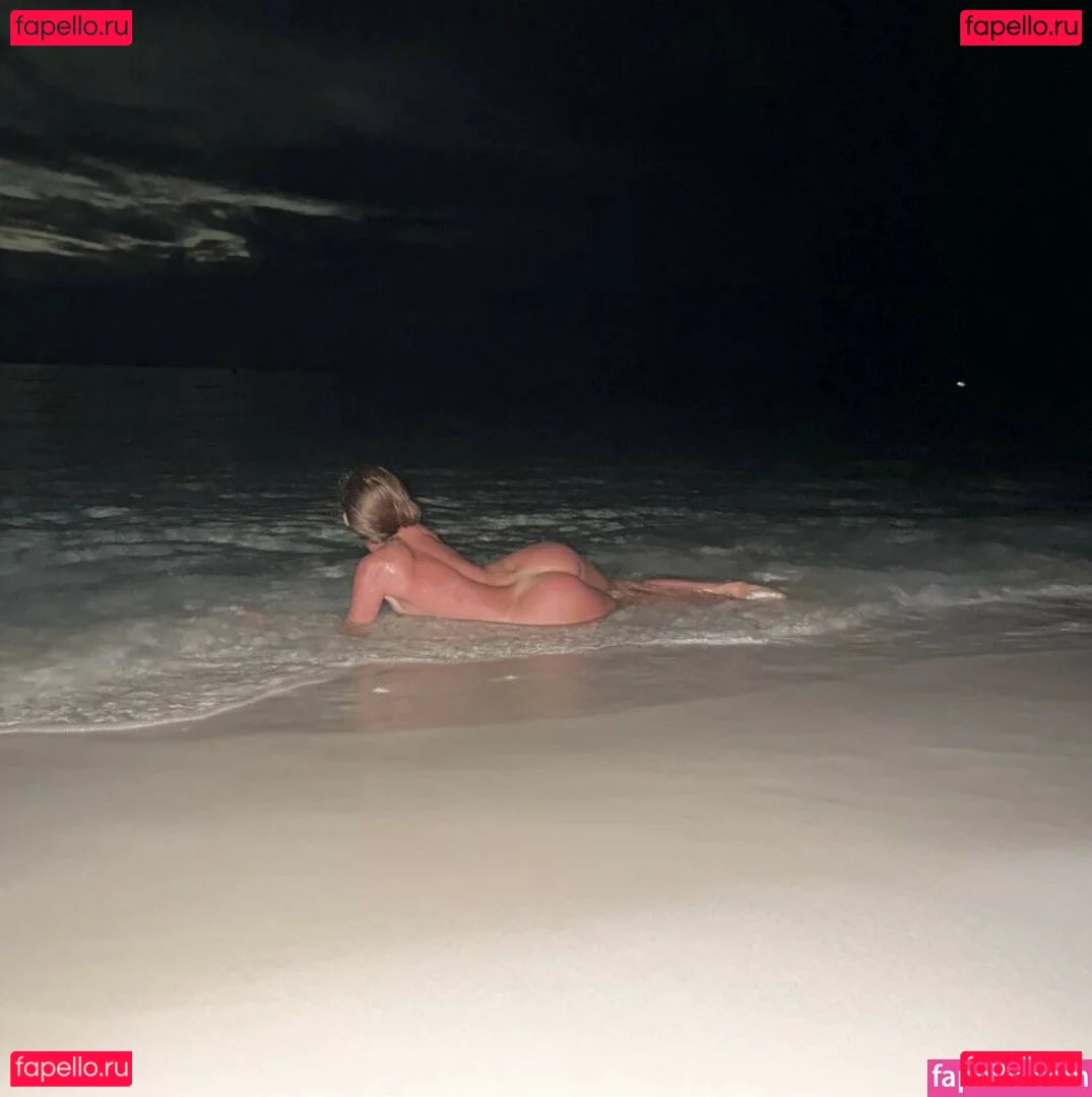 Vikos.cocos Onlyfans Photo Gallery 