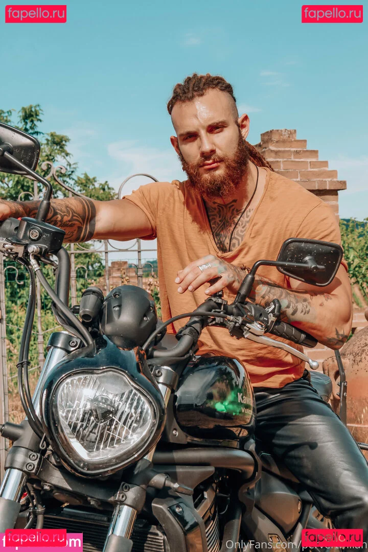 pervertmilan Onlyfans Photo Gallery 
