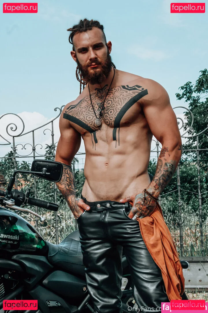 pervertmilan Onlyfans Photo Gallery 