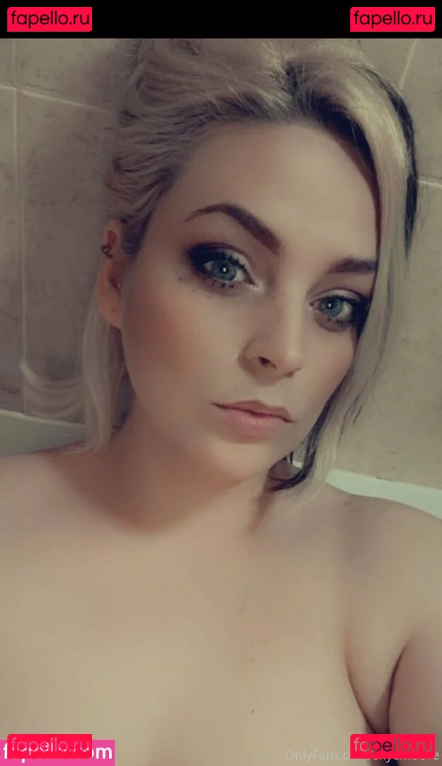 skyemoore Onlyfans Photo Gallery 