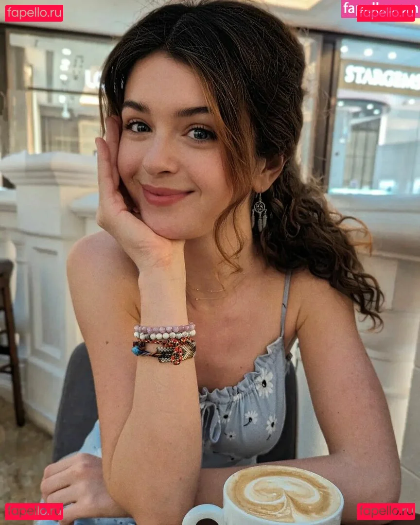 Cleo Lazuli Onlyfans Photo Gallery 