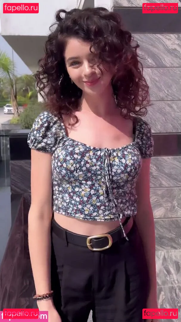 Cleo Lazuli Onlyfans Photo Gallery 