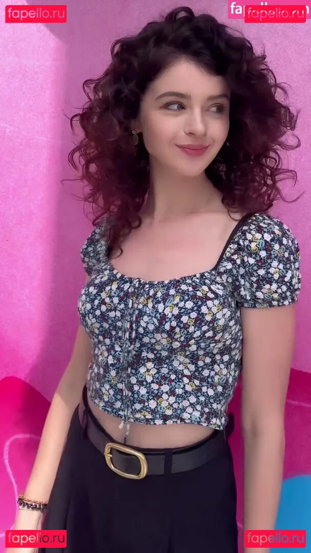 Cleo Lazuli Onlyfans Photo Gallery 