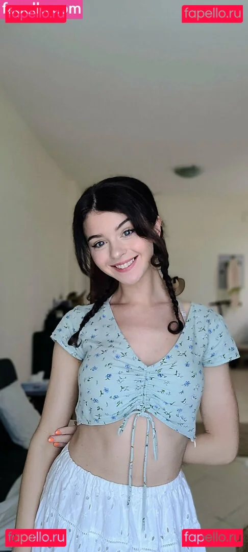 Cleo Lazuli Onlyfans Photo Gallery 