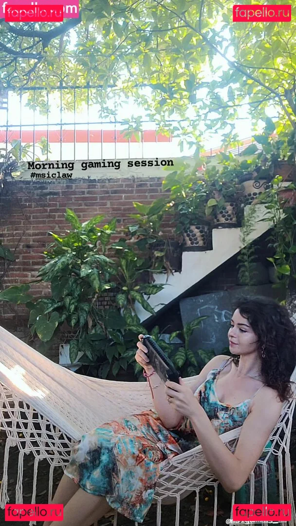 Cleo Lazuli Onlyfans Photo Gallery 