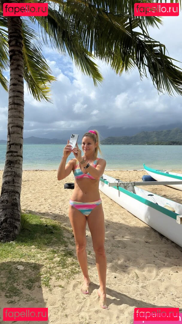 iJustine Onlyfans Photo Gallery 