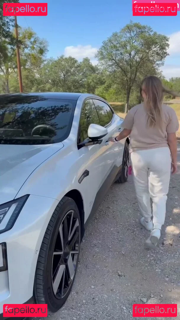 iJustine Onlyfans Photo Gallery 