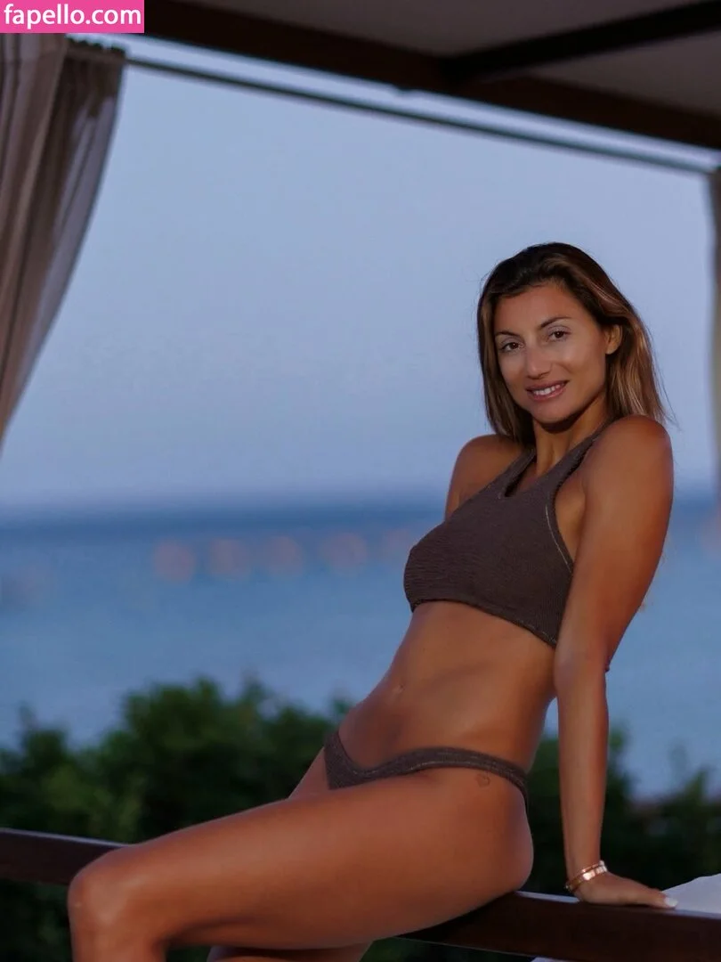 Corinna Dentoni Onlyfans Photo Gallery 