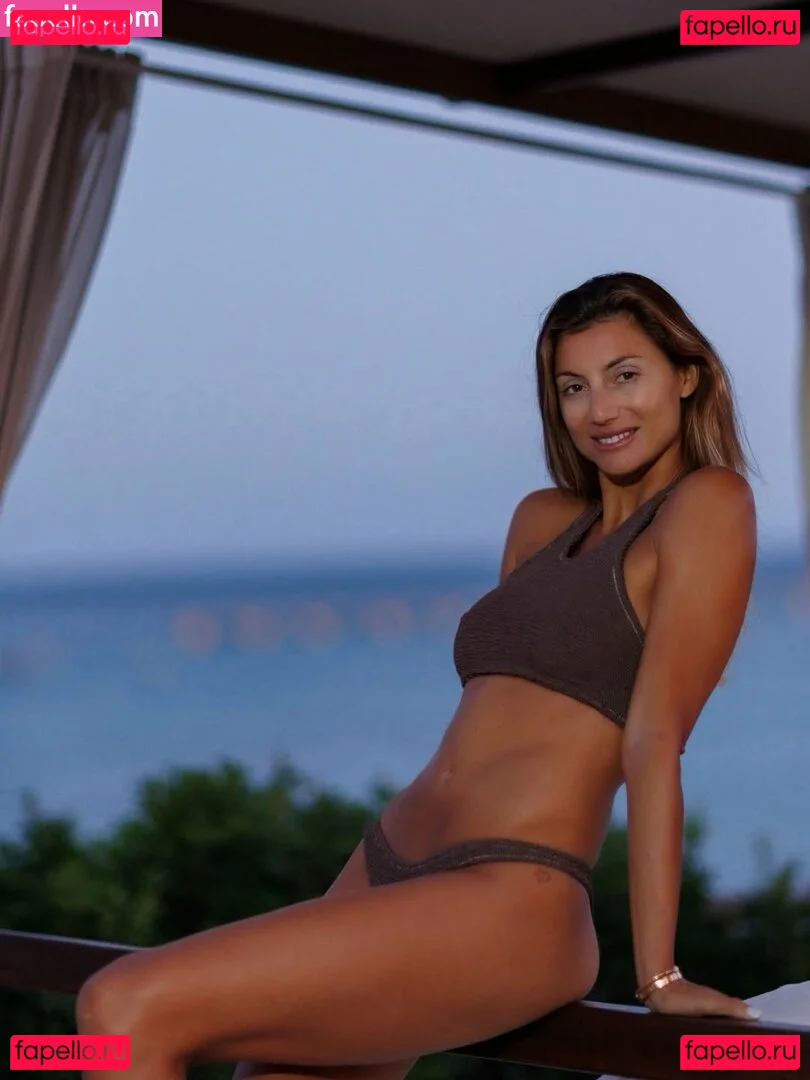 Corinna Dentoni Onlyfans Photo Gallery 