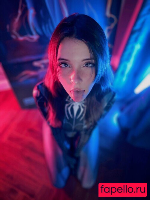 zelenaya_zlaya Onlyfans Photo Gallery 