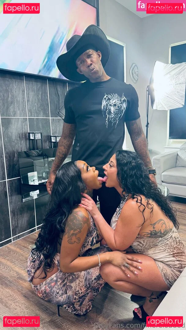 fmereloaded Onlyfans Photo Gallery 