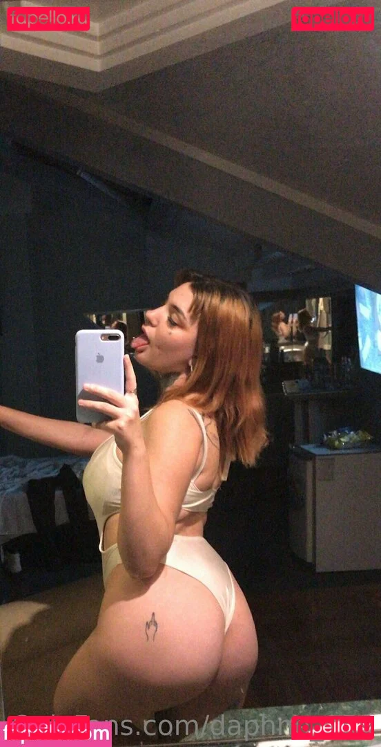 Daphne_159_ Onlyfans Photo Gallery 