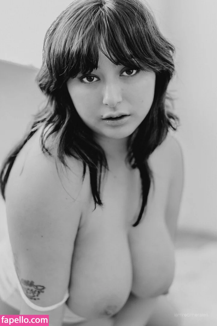 hellomiramira Onlyfans Photo Gallery 