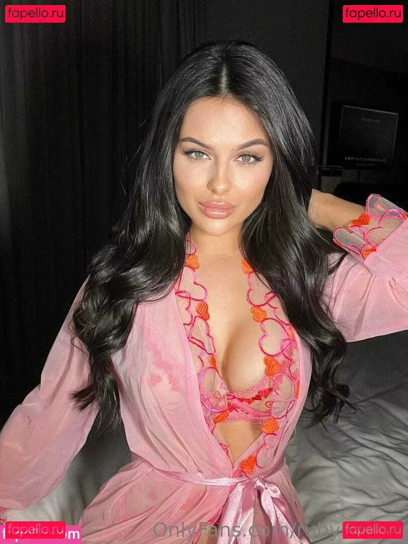 Sophie Ruby Blake Onlyfans Photo Gallery 