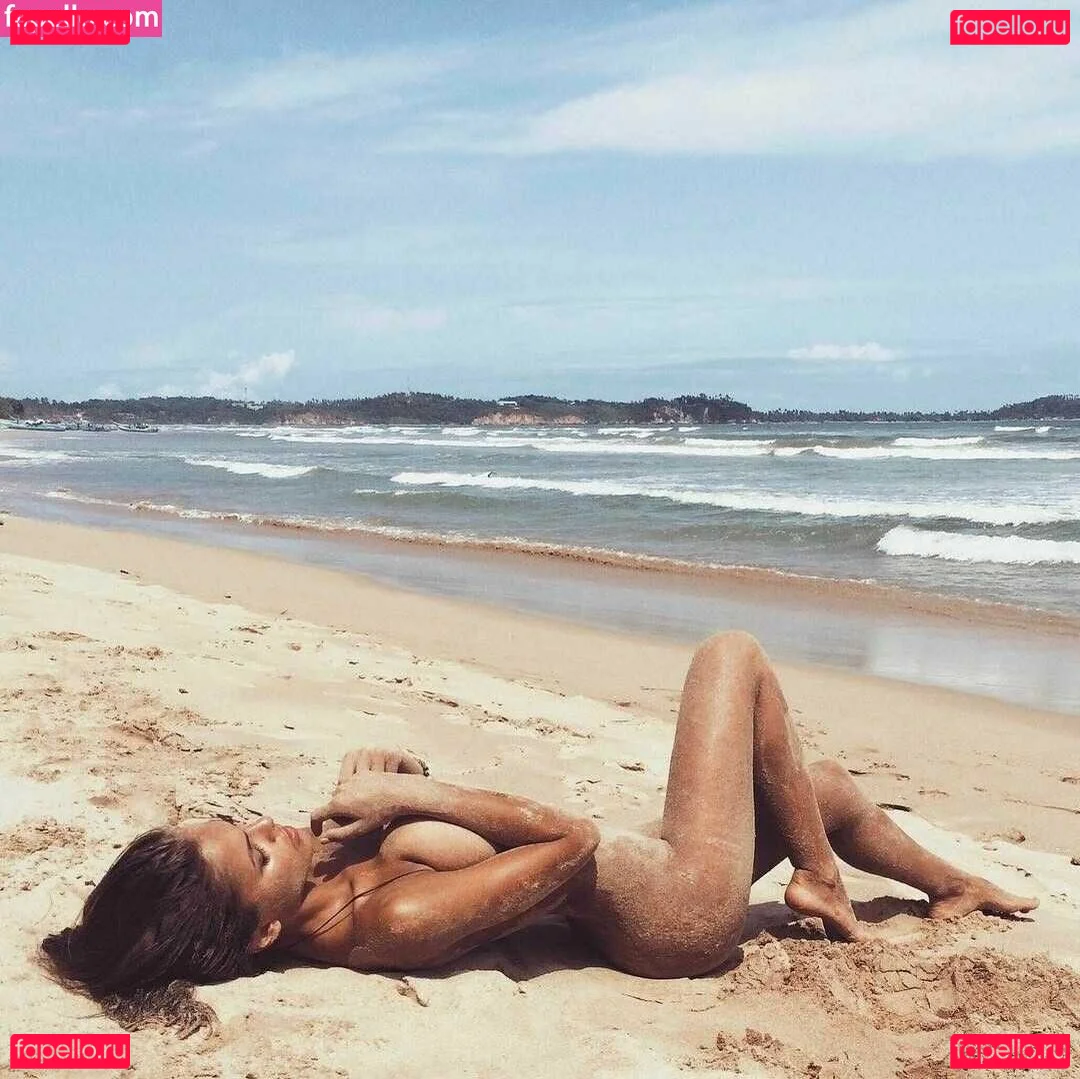 vikkikiss Onlyfans Photo Gallery 