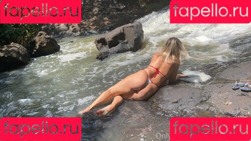 A Loira Praiana Onlyfans Photo Gallery 